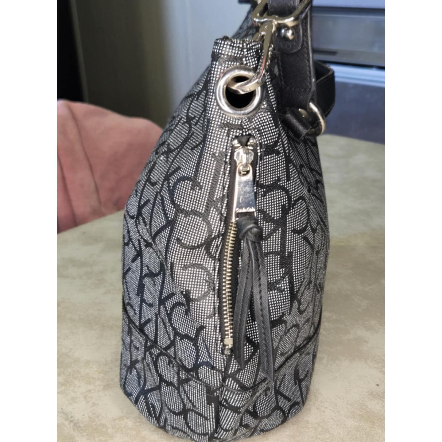 Calvin Klein Calvin Klein monogram logo faux leather gray and black hobo Size ONE SIZE - 7 Thumbnail