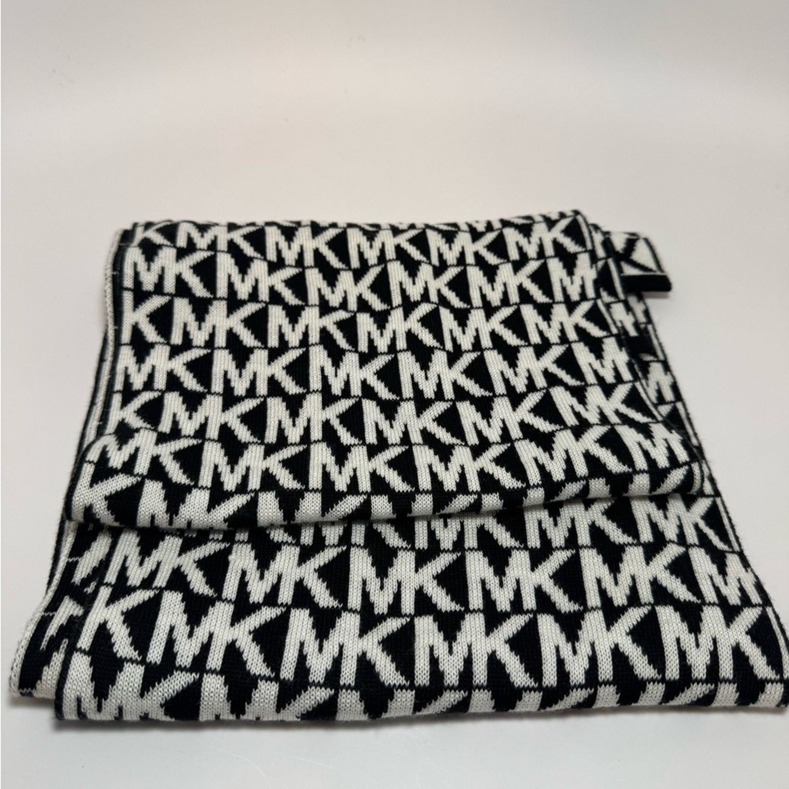 Michael Kors Michael Kors Scarf Black & White Monogram Winter Accessory Size ONE SIZE - 2 Thumbnail