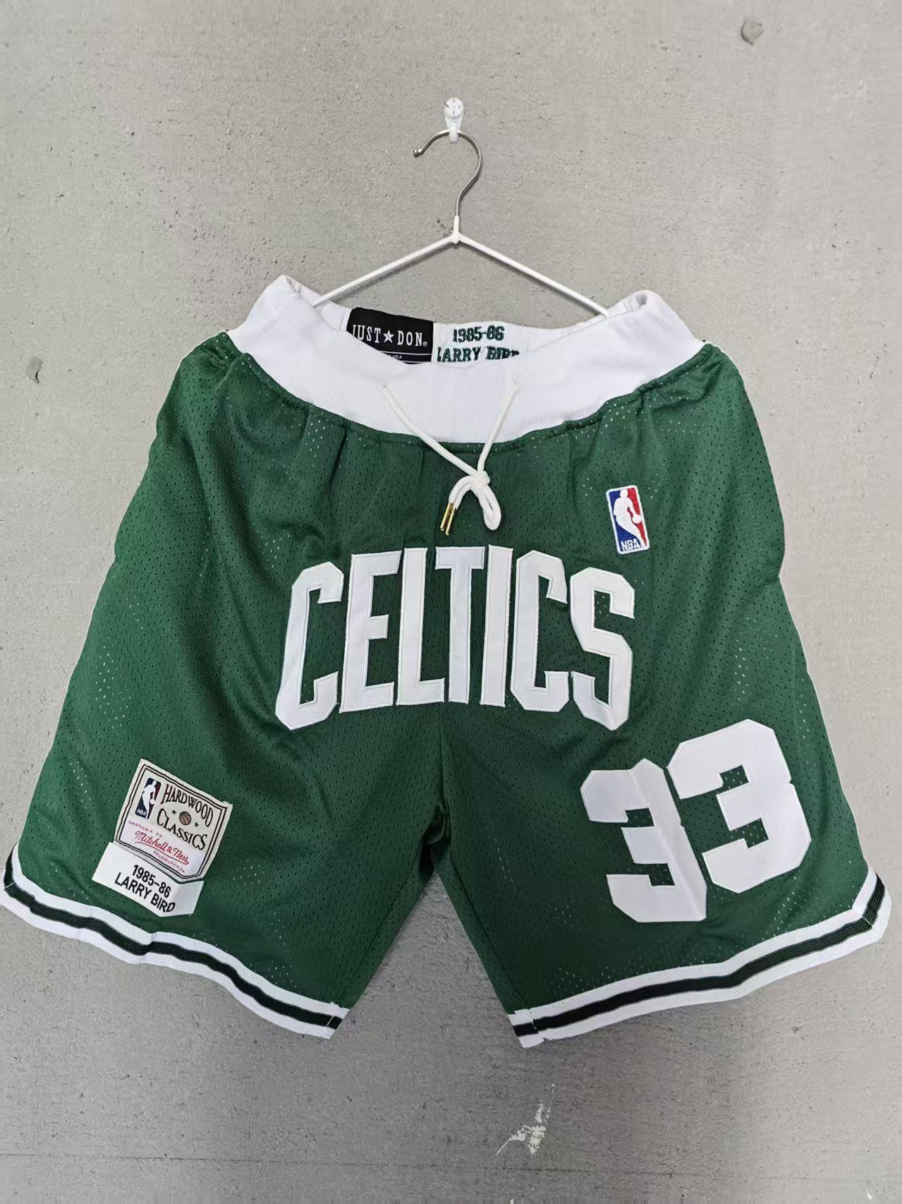 NBA Boston Celtics 33 Larry Bird Short XL Size US 36 / EU 52 - 1 Thumbnail