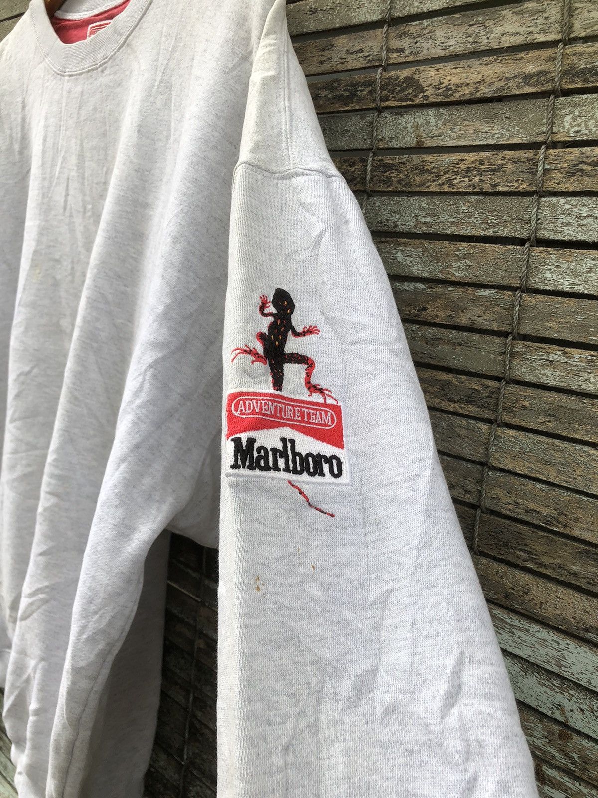 Japanese Brand 🔥Vintage🔥90s Marlborro Adventure Team Gecko Sweatshirts Size US XL / EU 56 / 4 - 6 Thumbnail