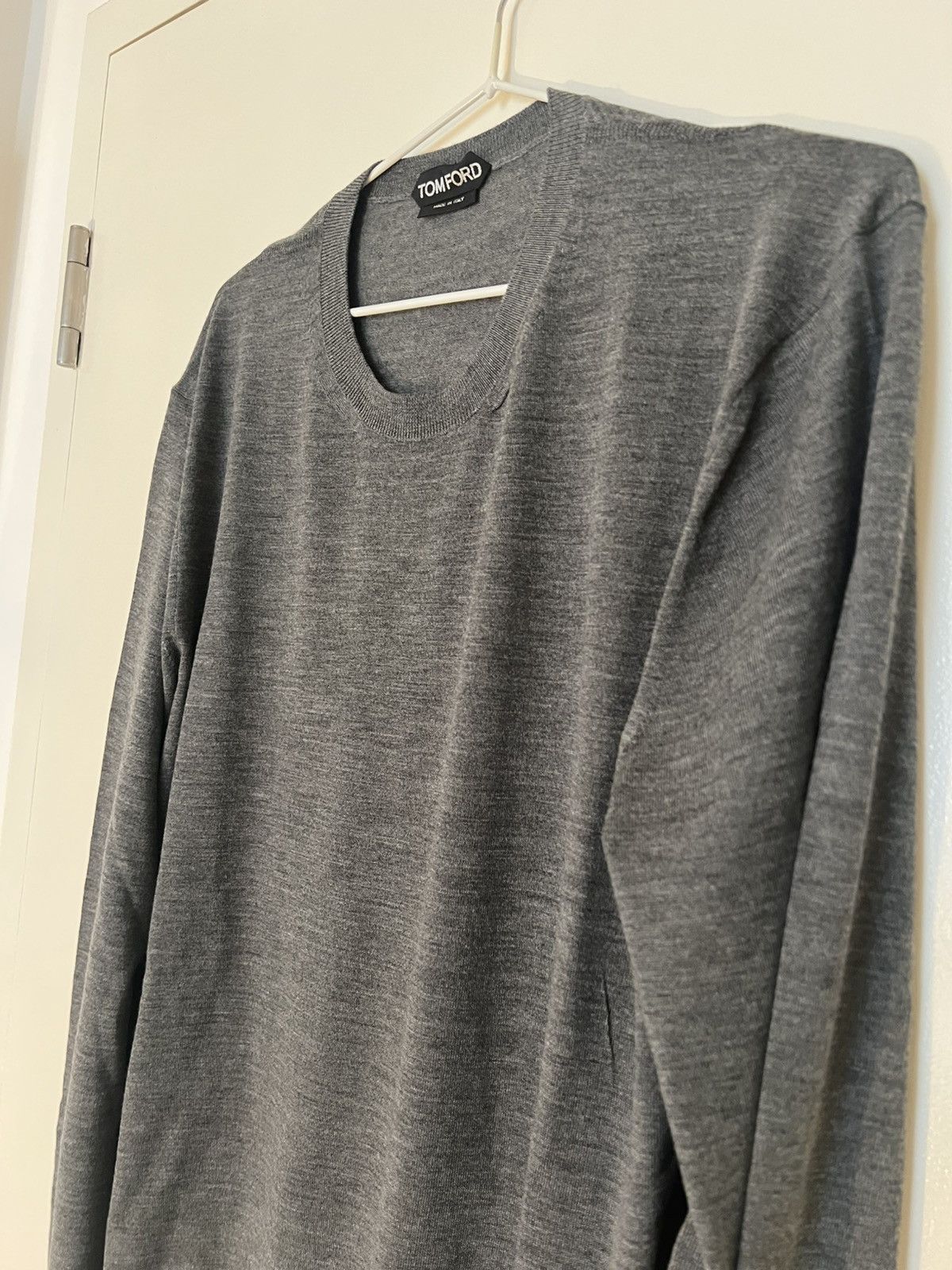 TOM FORD FINE GAUGE MERINO CREWNECK COLOUR CHARCOAL GREY 52