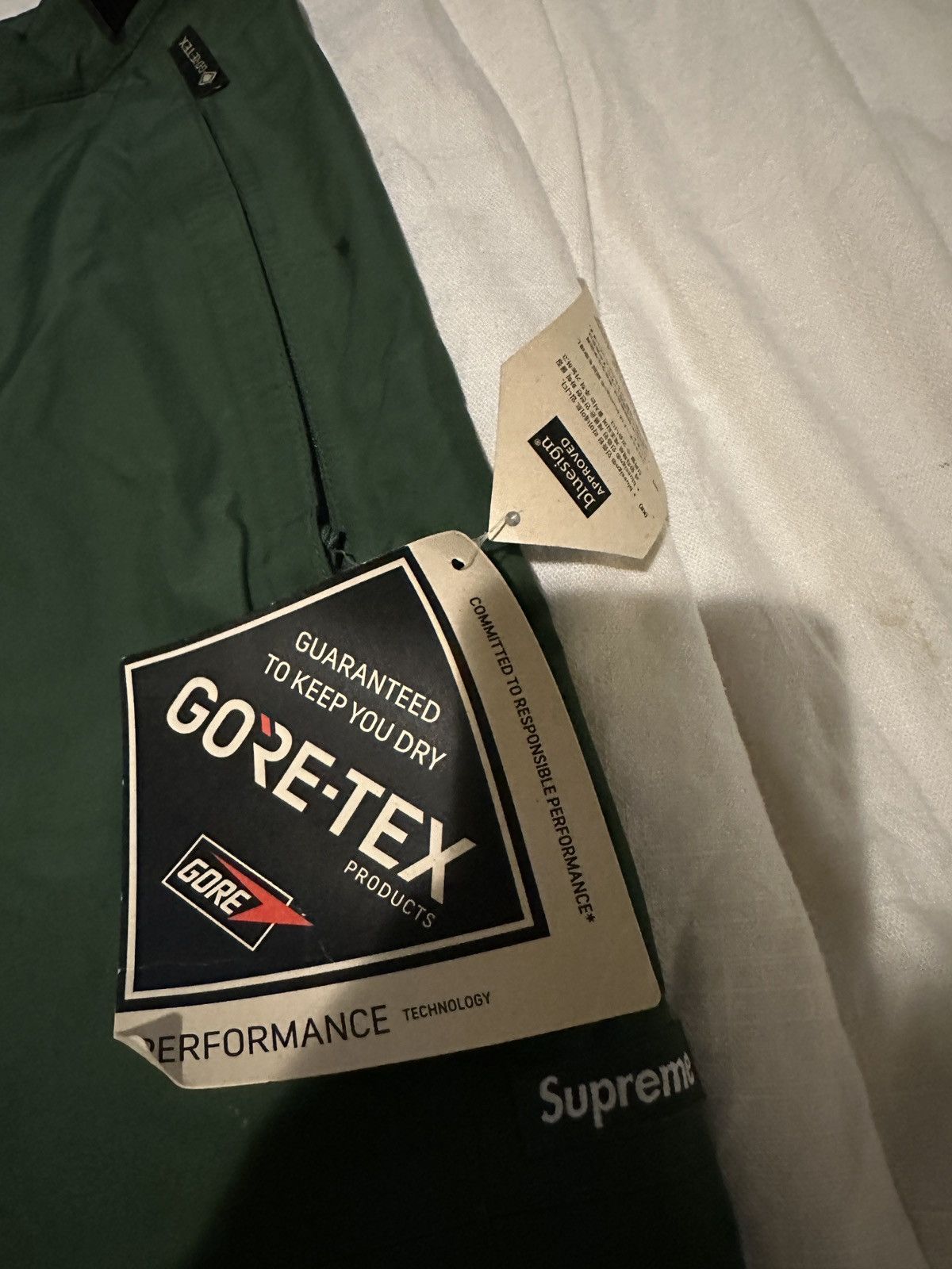 Supreme Supreme x Goretex Size US 30 / EU 46 - 2 Thumbnail