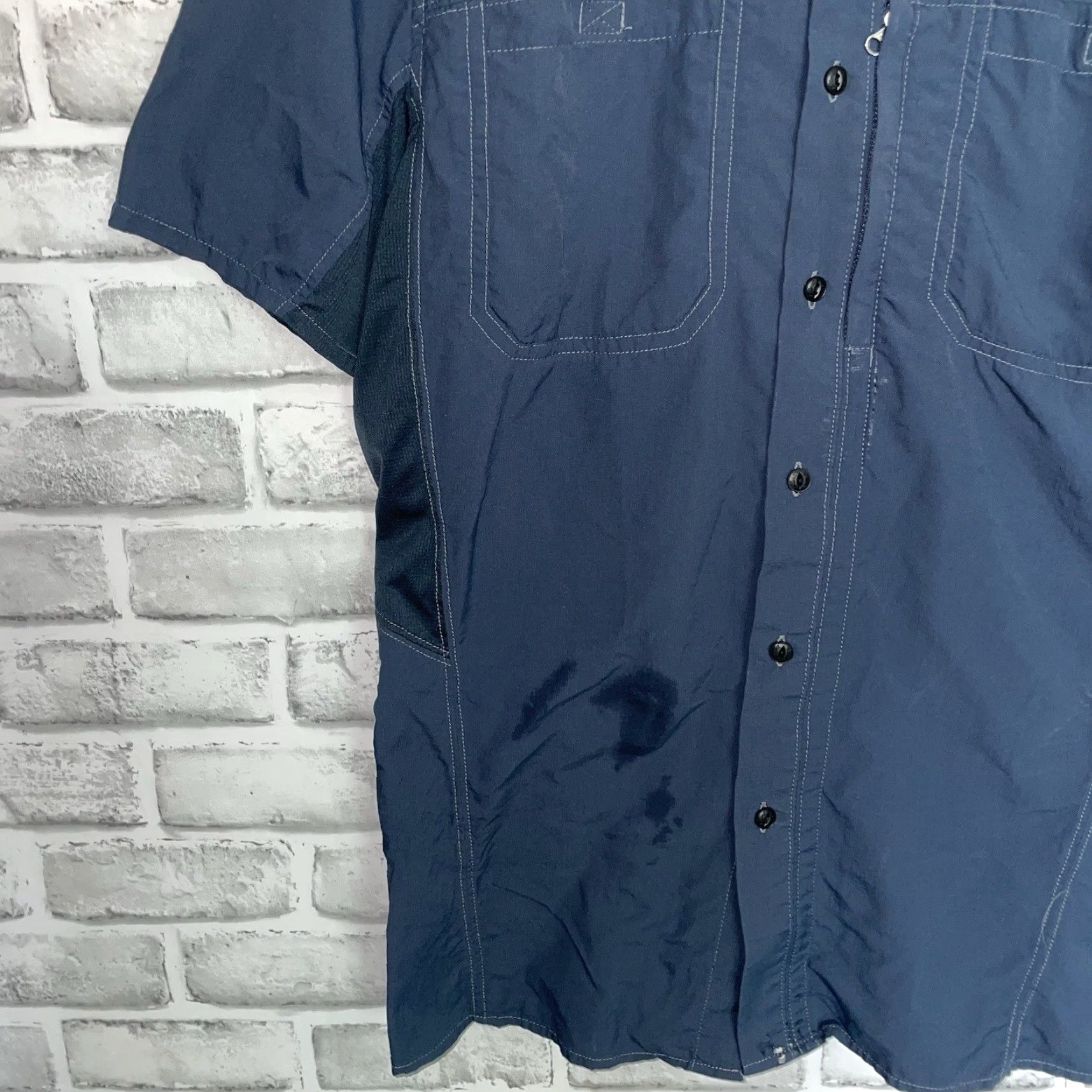 Vintage VINTAGE Kuhl Men’s Athletic Short Sleeve Button-Down Shirt Size M Blue Nylon Casual Size US M / EU 48-50 / 2 - 3 Thumbnail