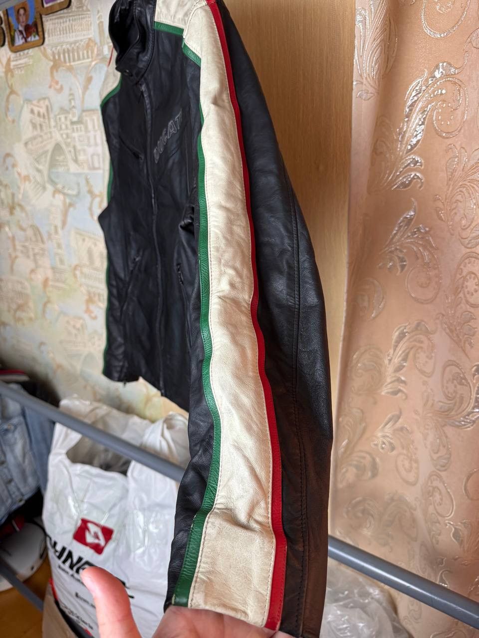 Dainese DUCATI LETHER JACKET Size US L / EU 52-54 / 3 - 4 Thumbnail