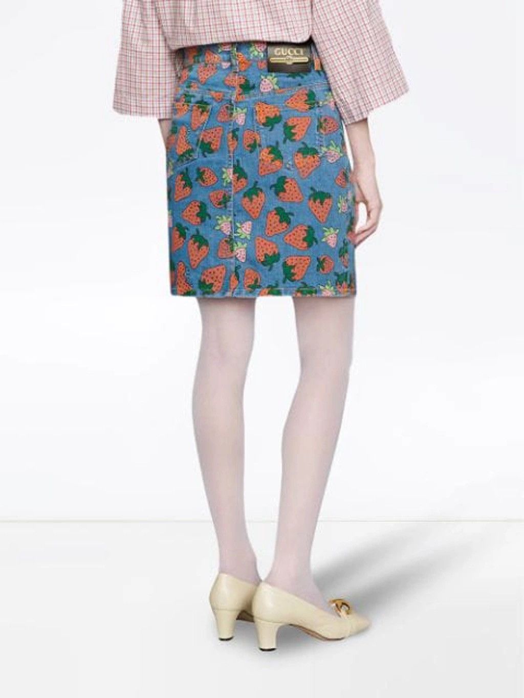 Gucci Gucci Denim Skirt with Strawberry Print size IT 42 Size 28" / US 6 / IT 42 - 2 Thumbnail
