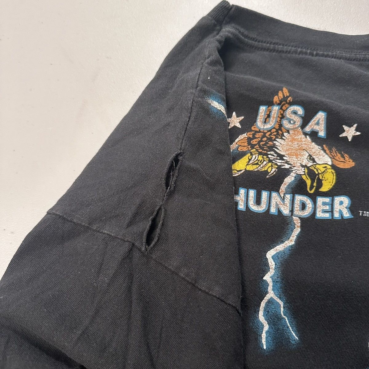 Vintage Vintage 90s American Thunder Panther Lightning t-shirt Size US XL / EU 56 / 4 - 8 Thumbnail