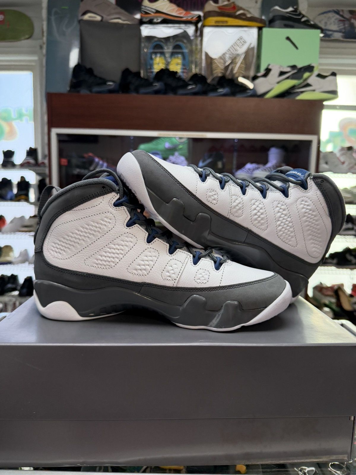 Jordan Brand Jordan 9 Retro ‘Flint’ Size US 9 / EU 42 - 2 Thumbnail