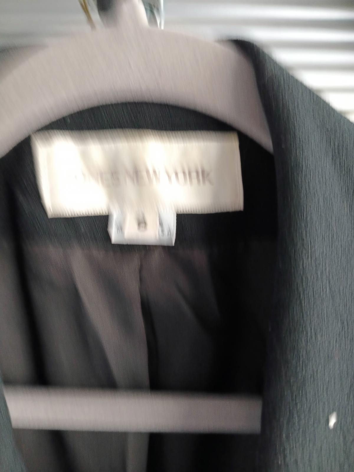 Designer Classic Black Blazer with Gold Button - Elegant Design Size M / US 6-8 / IT 42-44 - 3 Thumbnail