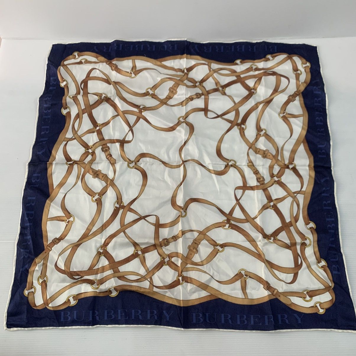 Burberry Burberry Scarves Size ONE SIZE - 1 Thumbnail