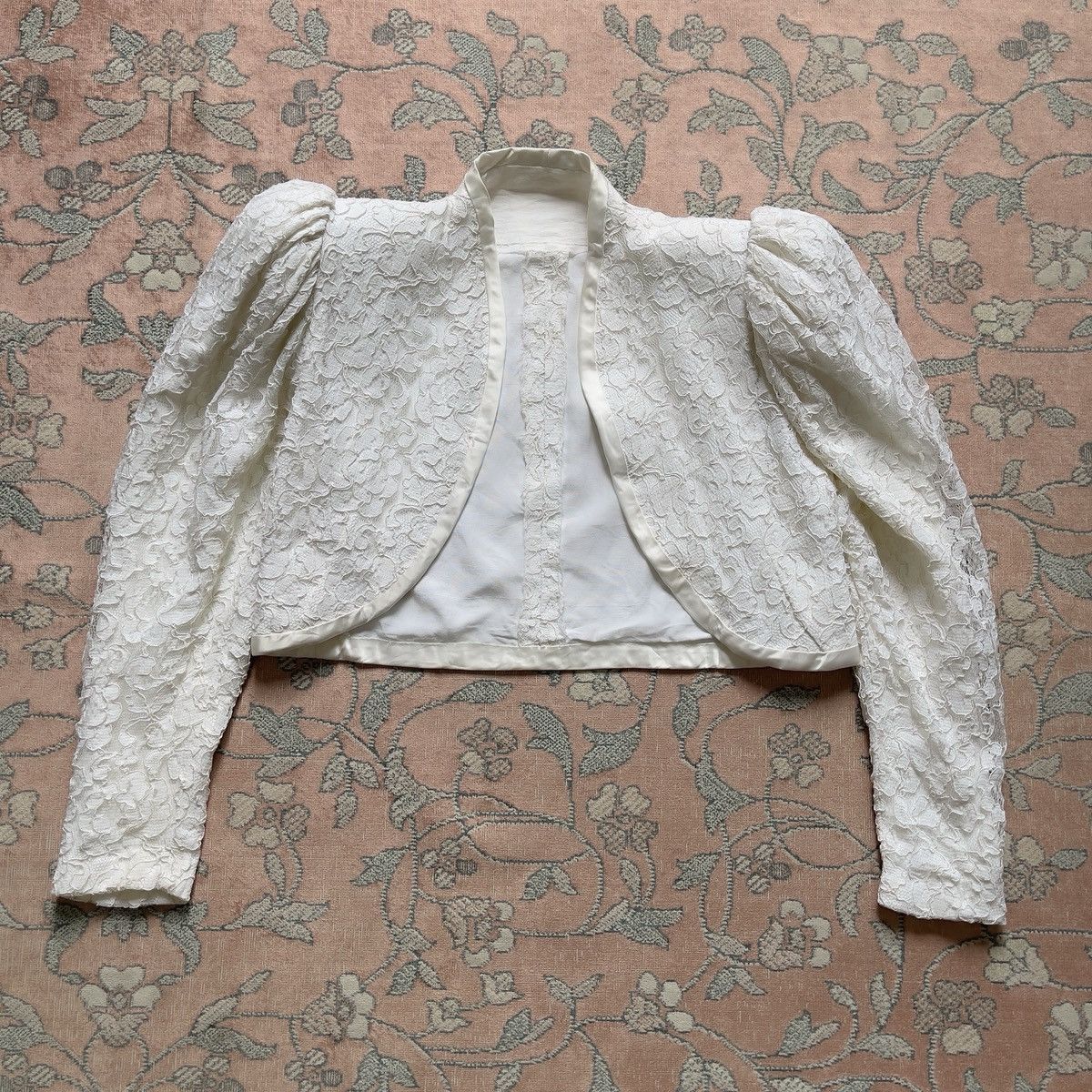 Other Vintage 1980s Off White Corded Lace Bolero Jacket (XS–S) Size XS / US 0-2 / IT 36-38 - 9 Thumbnail