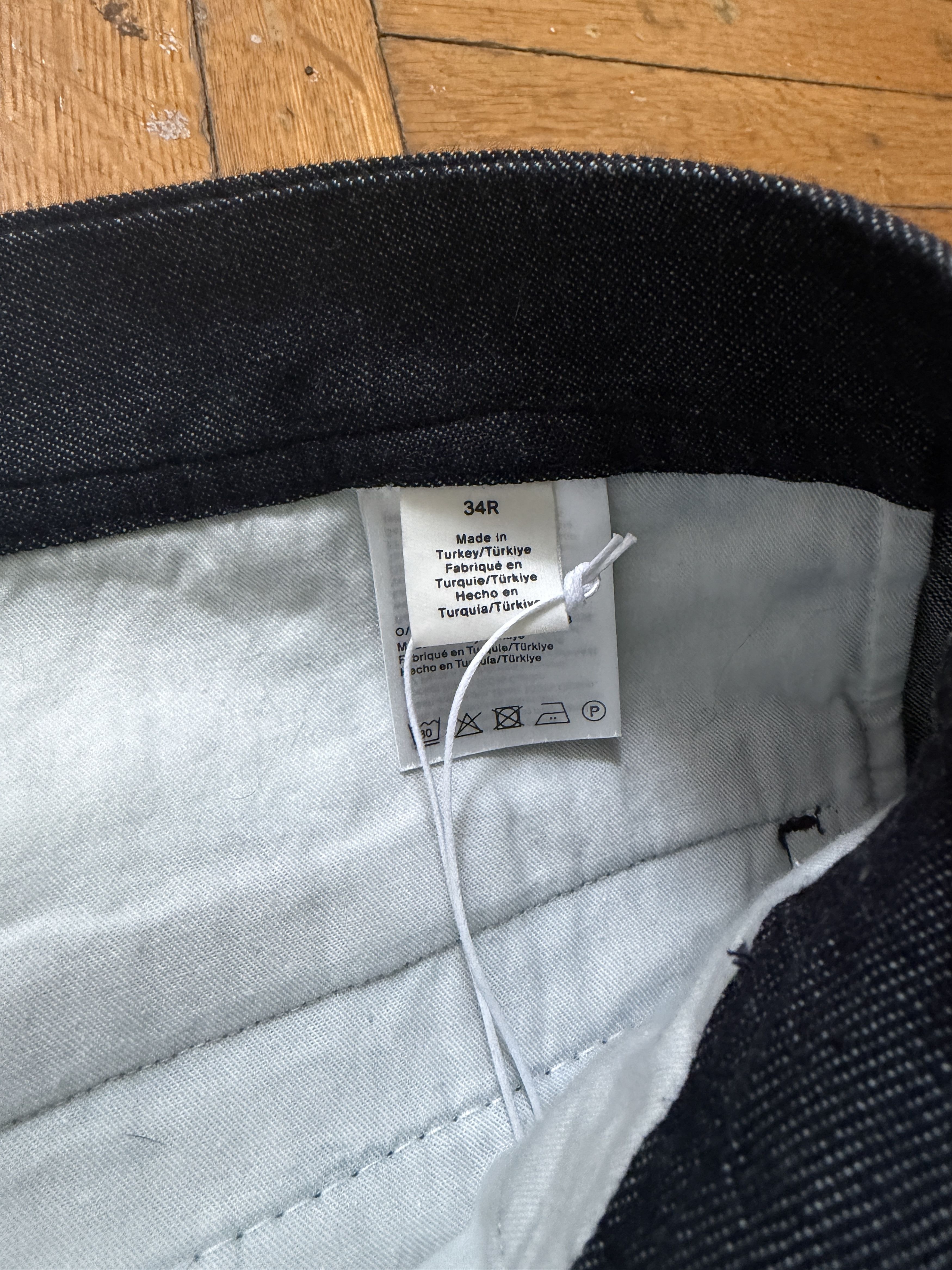 Cos Pleated Organic Cotton Denim Shorts Size US 34 / EU 50 - 3 Thumbnail