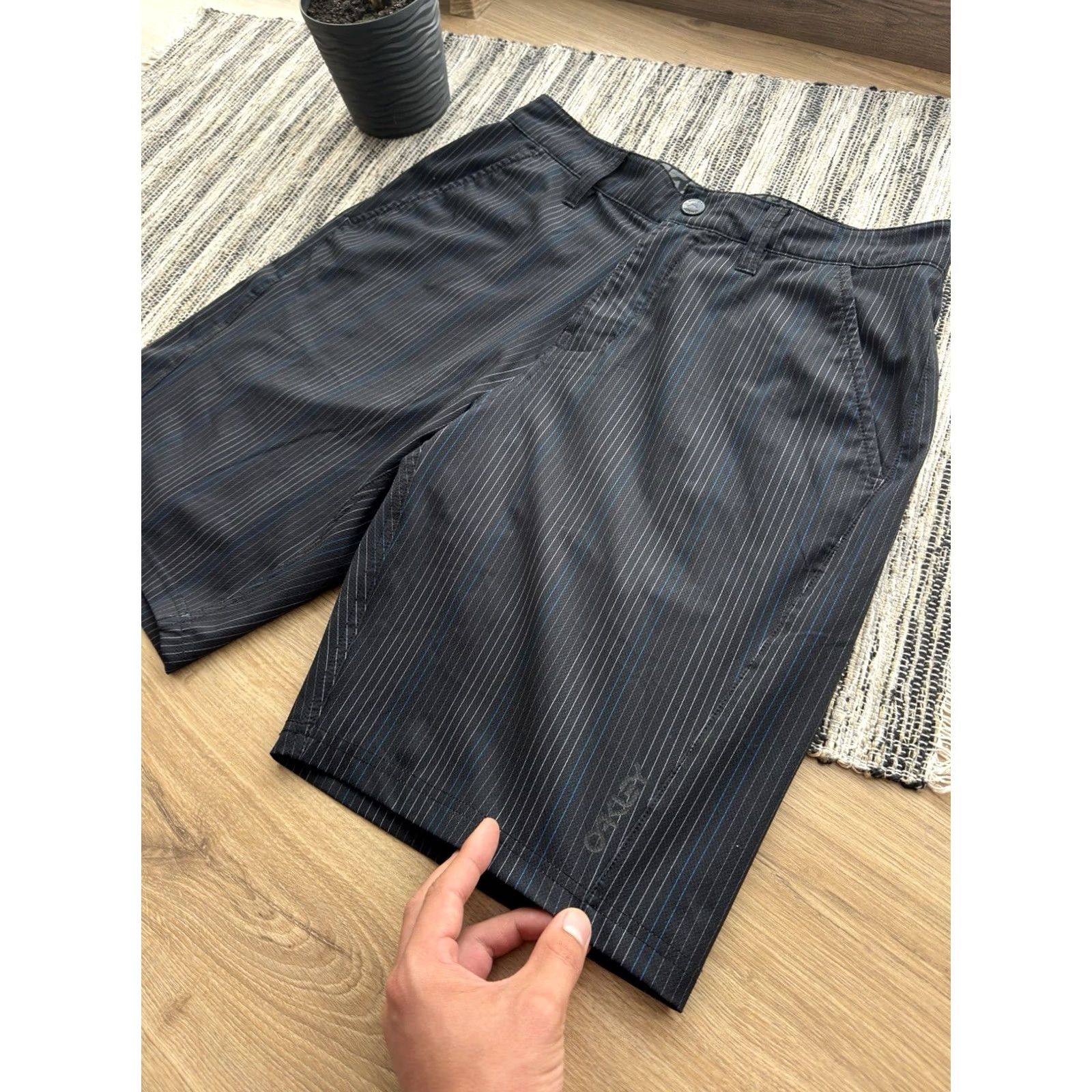 Oakley VINTAGE Oakley Shorts Men Darck Blue 31 Chino 90s Streetwear Logo Pockets Casual Size US 29 - 4 Thumbnail