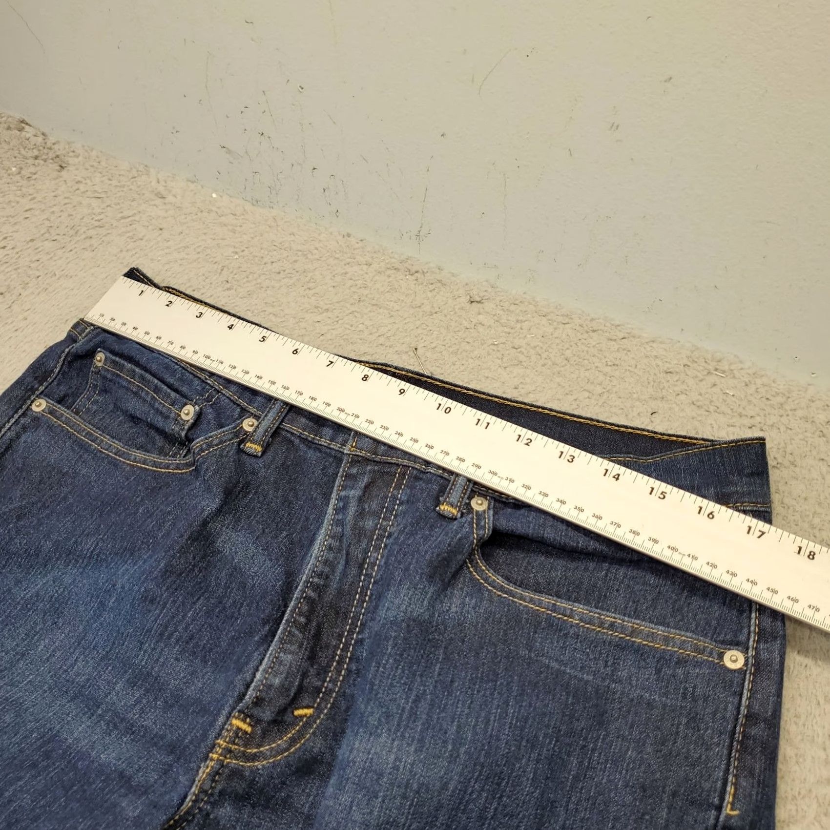 Levi's Levi's 505 Jeans Mens 34 Navy Denim 5-Pocket Design Straight Leg Regular Fit Medium Wash, Inseam 30.5" Waist 34 - Vintage N/A Size US 34 / EU 50 - 5 Thumbnail
