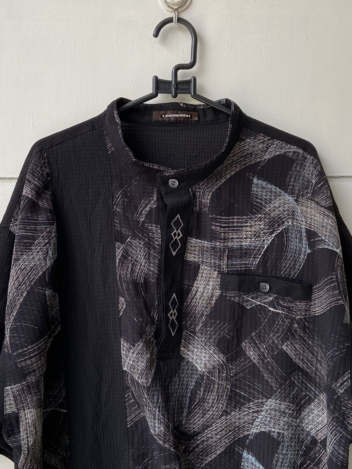 Lindbergh LINDBERGH Motive Black T-Shirt Size US XS / EU 42 / 0 - 3 Thumbnail
