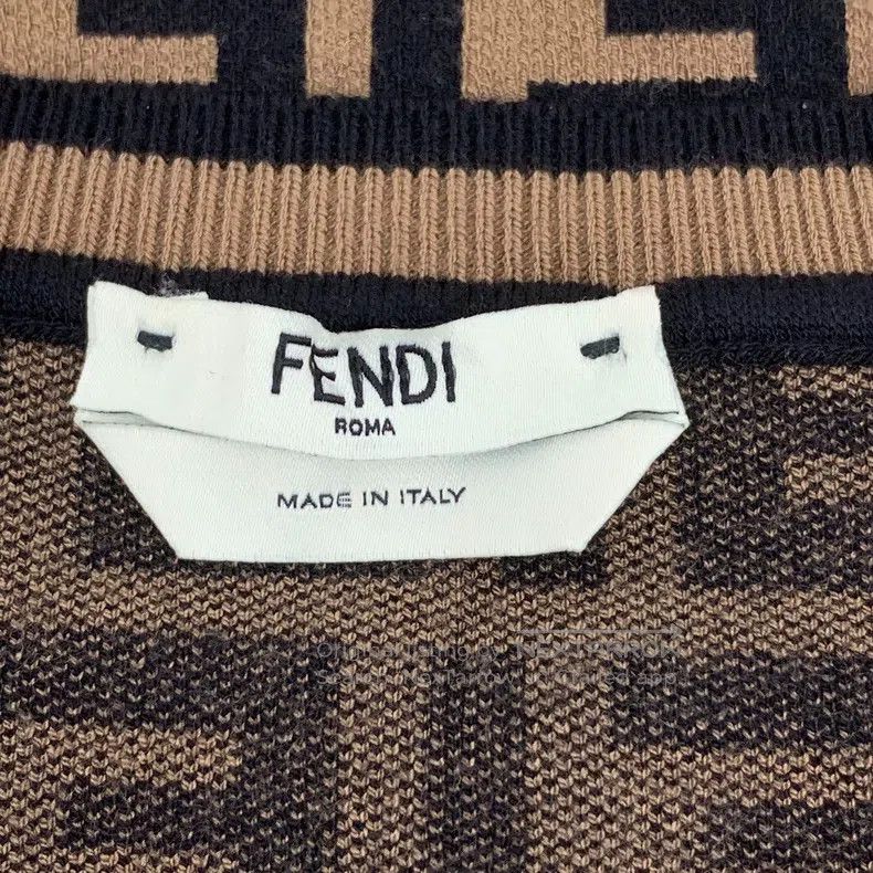 Fendi Fendi Deep brown logo letter full print round neck short s Size S / US 4 / IT 40 - 5 Thumbnail