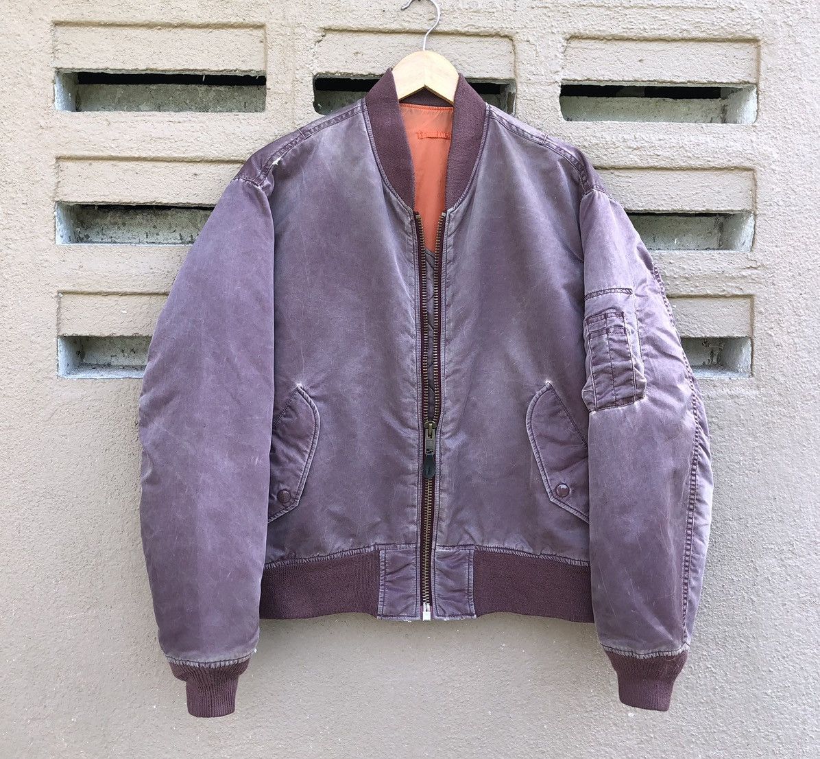 Vintage Vintage Sun Faded Ma-1 Bomber Jacket By Unique Size US M / EU 48-50 / 2 - 4 Thumbnail