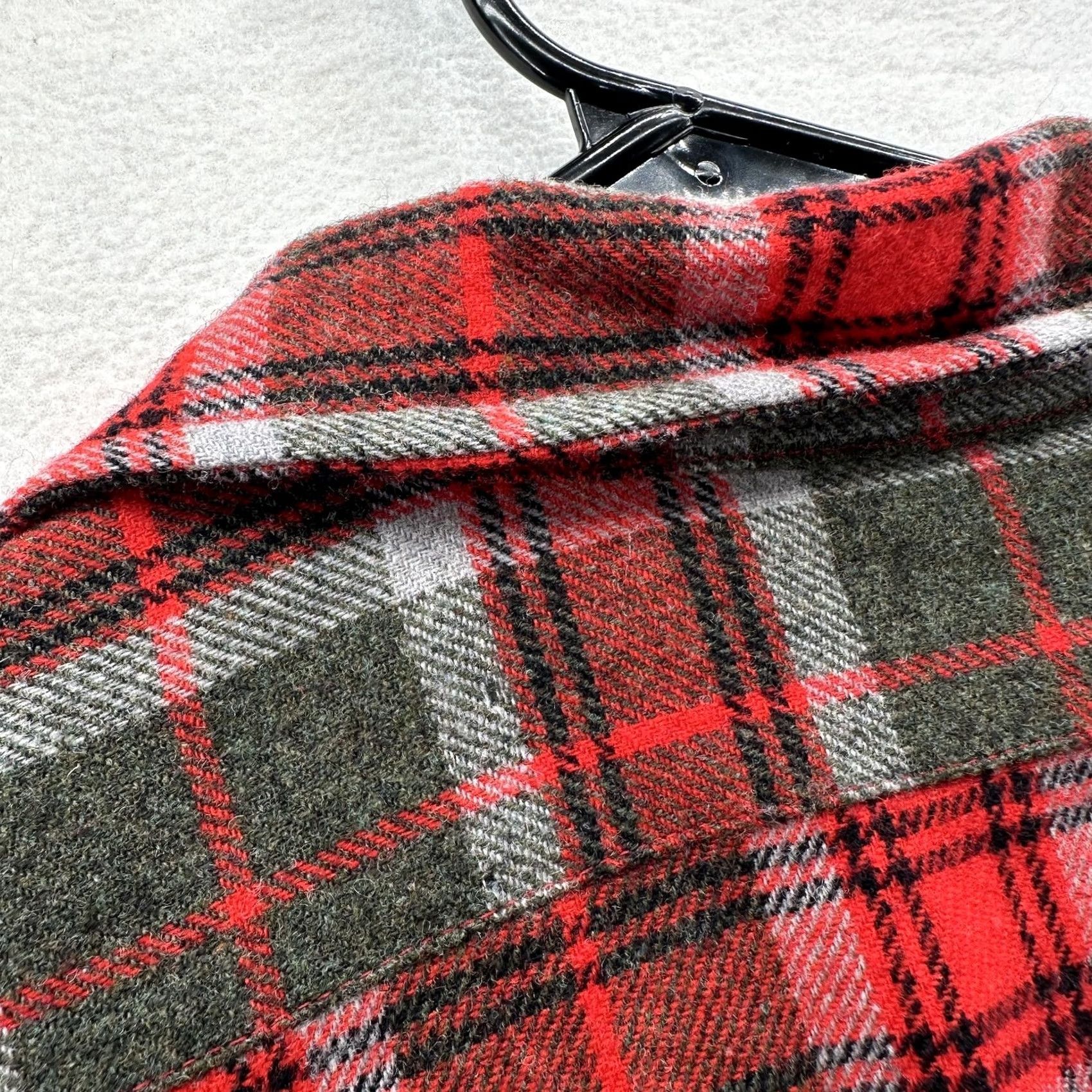 Pendleton VINTAGE Pendleton Shirt Mens XL Red Plaid Lined Long Sleeve Button Front USA Size US XL / EU 56 / 4 - 7 Thumbnail