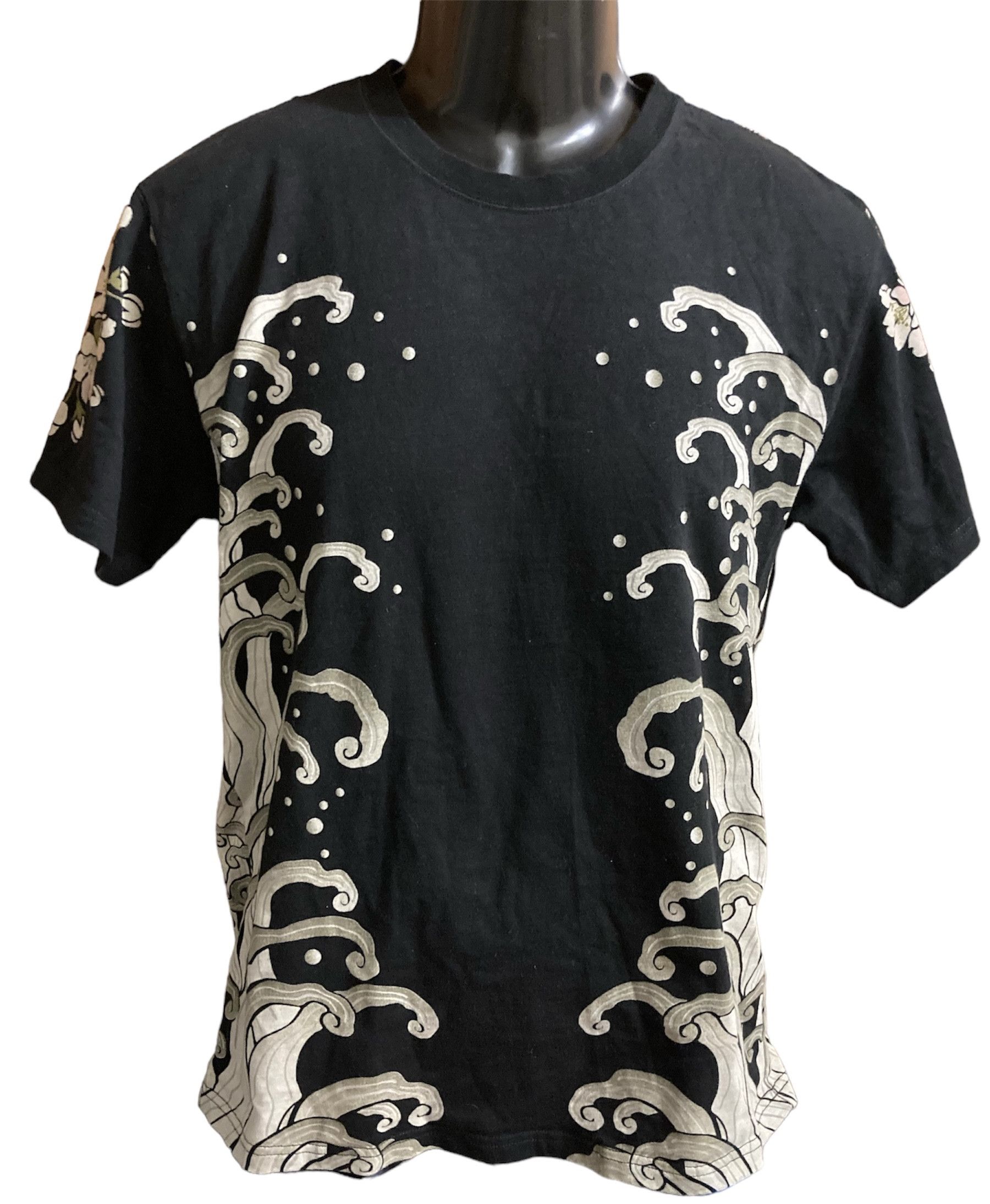 Japanese Brand Japanese Patern Embroidery carp Koi Fish Flower Nagaya .Tee Size US M / EU 48-50 / 2 - 2 Thumbnail