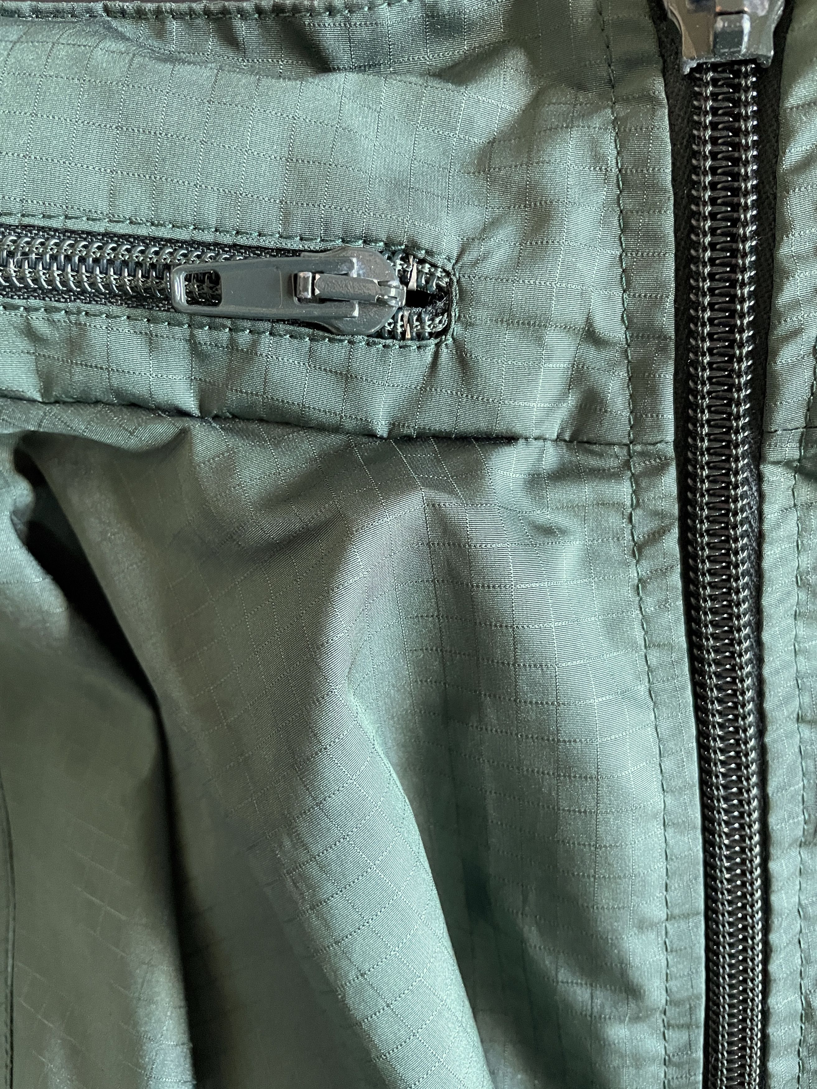 Balenciaga Balenciaga Green raincoat Size US S / EU 44-46 / 1 - 5 Thumbnail