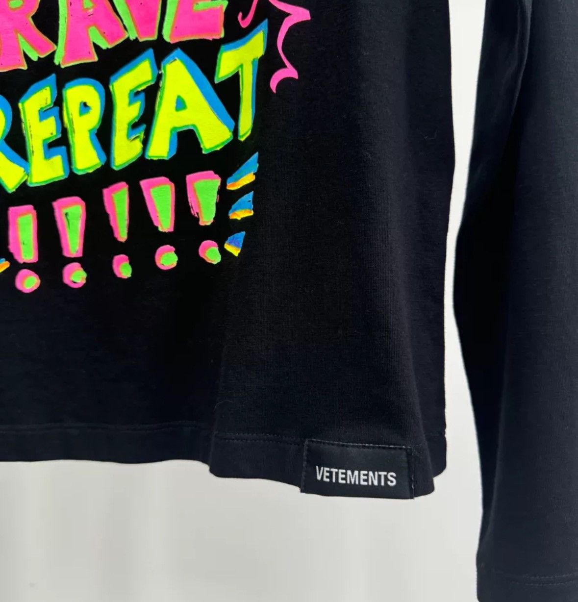 Vetements Vetements 20ss poster slogan: tight long sleeved shirt Size US S / EU 44-46 / 1 - 4 Thumbnail