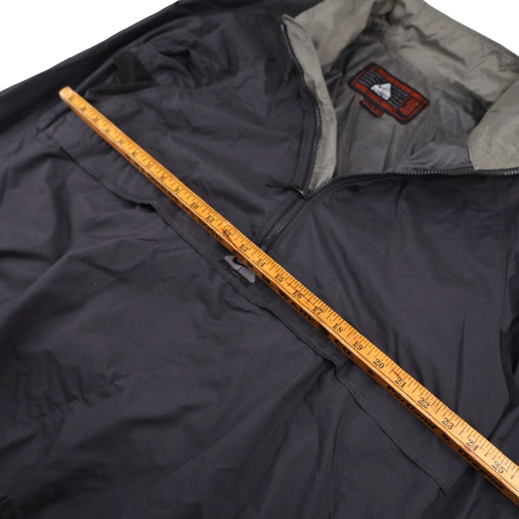 Nike ACG VINTAGE Nike ACG Layer 3 Packable Windbreaker Jacket Black Mens Large Windbreaker Jacket Size US L / EU 52-54 / 3 - 7 Thumbnail