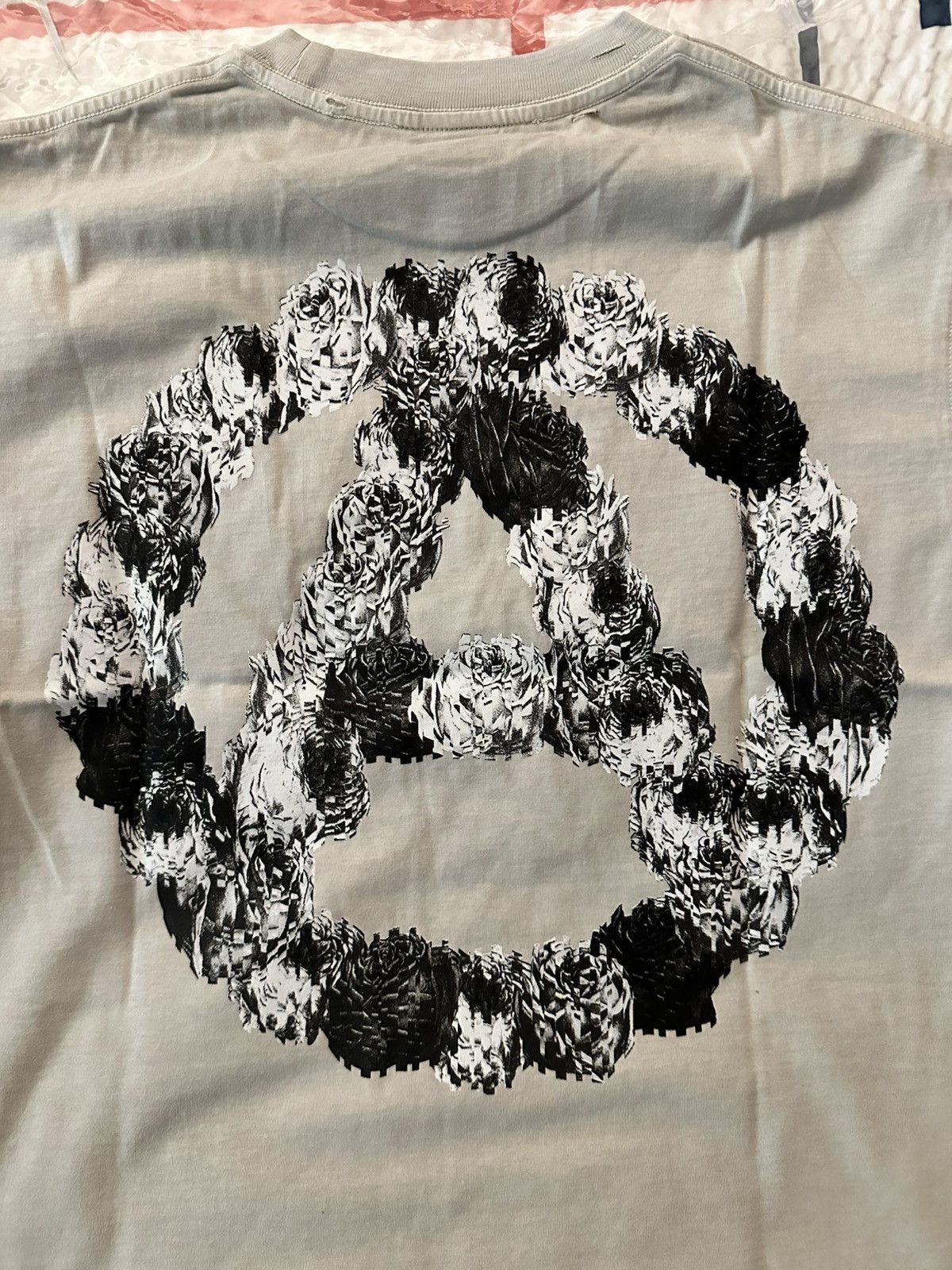 Revenge KOSUKE KAWAMURA FLOWER ANARCHY TREATED TEE CEMENT Size US S / EU 44-46 / 1 - 8 Thumbnail