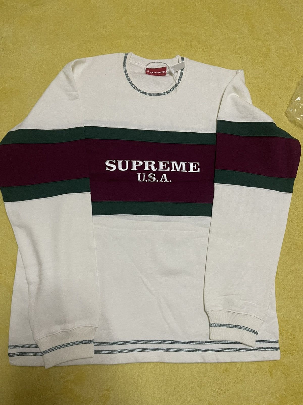 Supreme Supreme center stripe Gucci red green crewneck Size US M / EU 48-50 / 2 - 2 Thumbnail