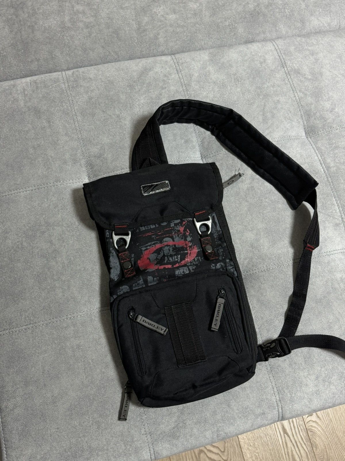 Oakley Vintage Rare Oakley sling crossbody bag backpack Size ONE SIZE - 5 Thumbnail