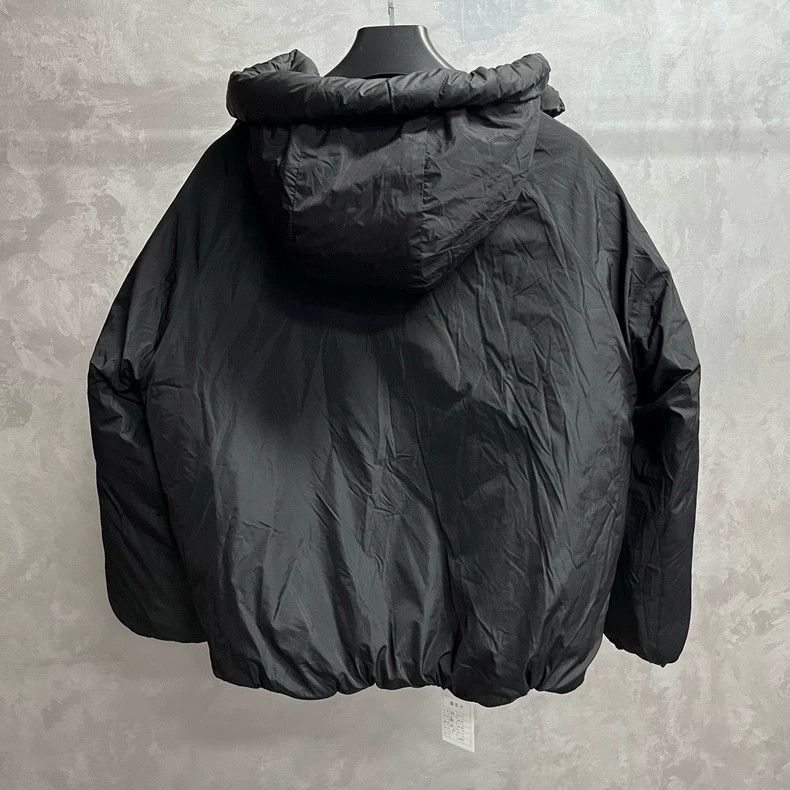 Louis Vuitton Louis Vuitton Black floral quilted down jacket Size US M / EU 48-50 / 2 - 7 Thumbnail
