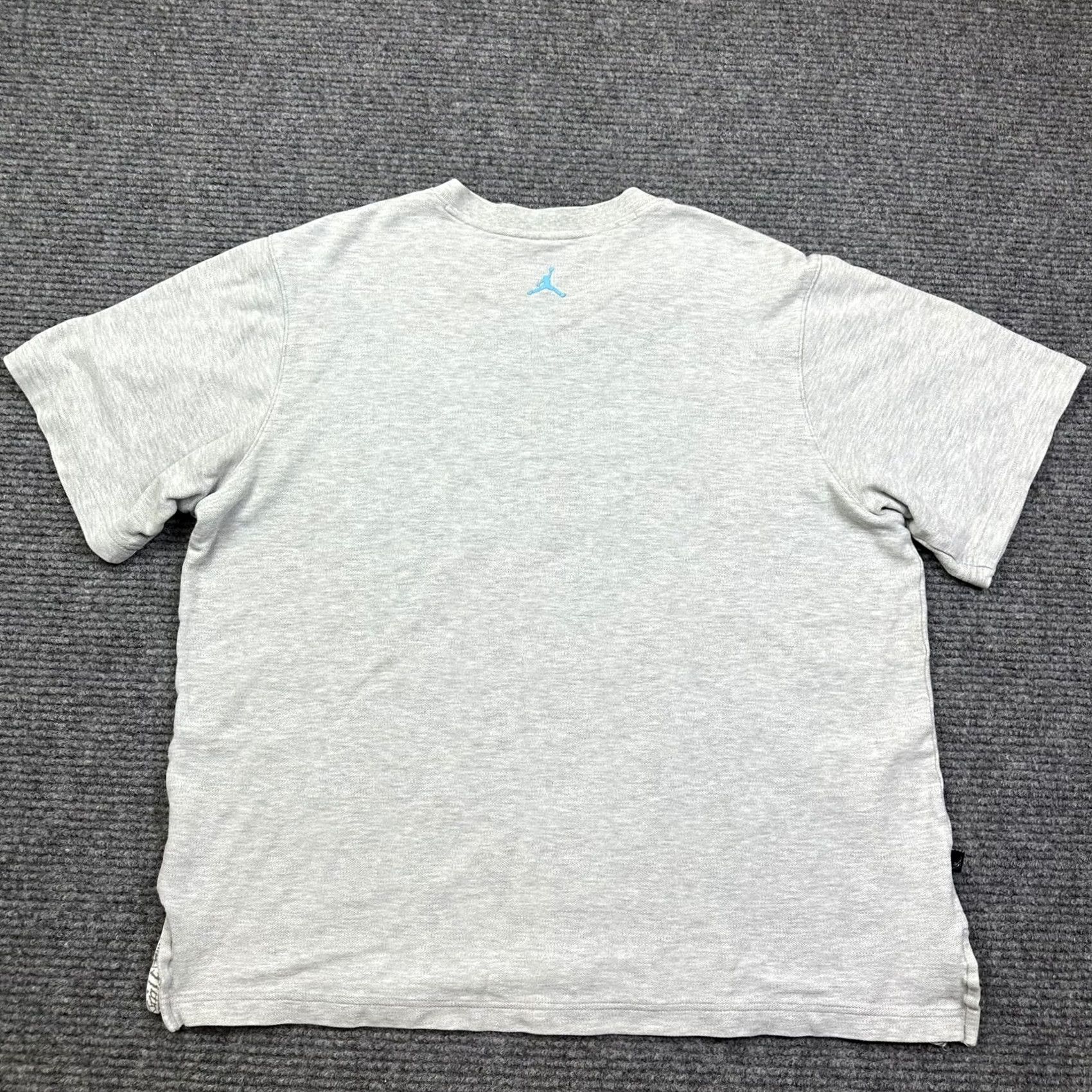 Jordan Brand Air Jordan Shirt Mens 2XL Short Sleeve V-Neck Cotton Embroidered Logo Gray Basketball Size US XXL / EU 58 / 5 - 3 Thumbnail