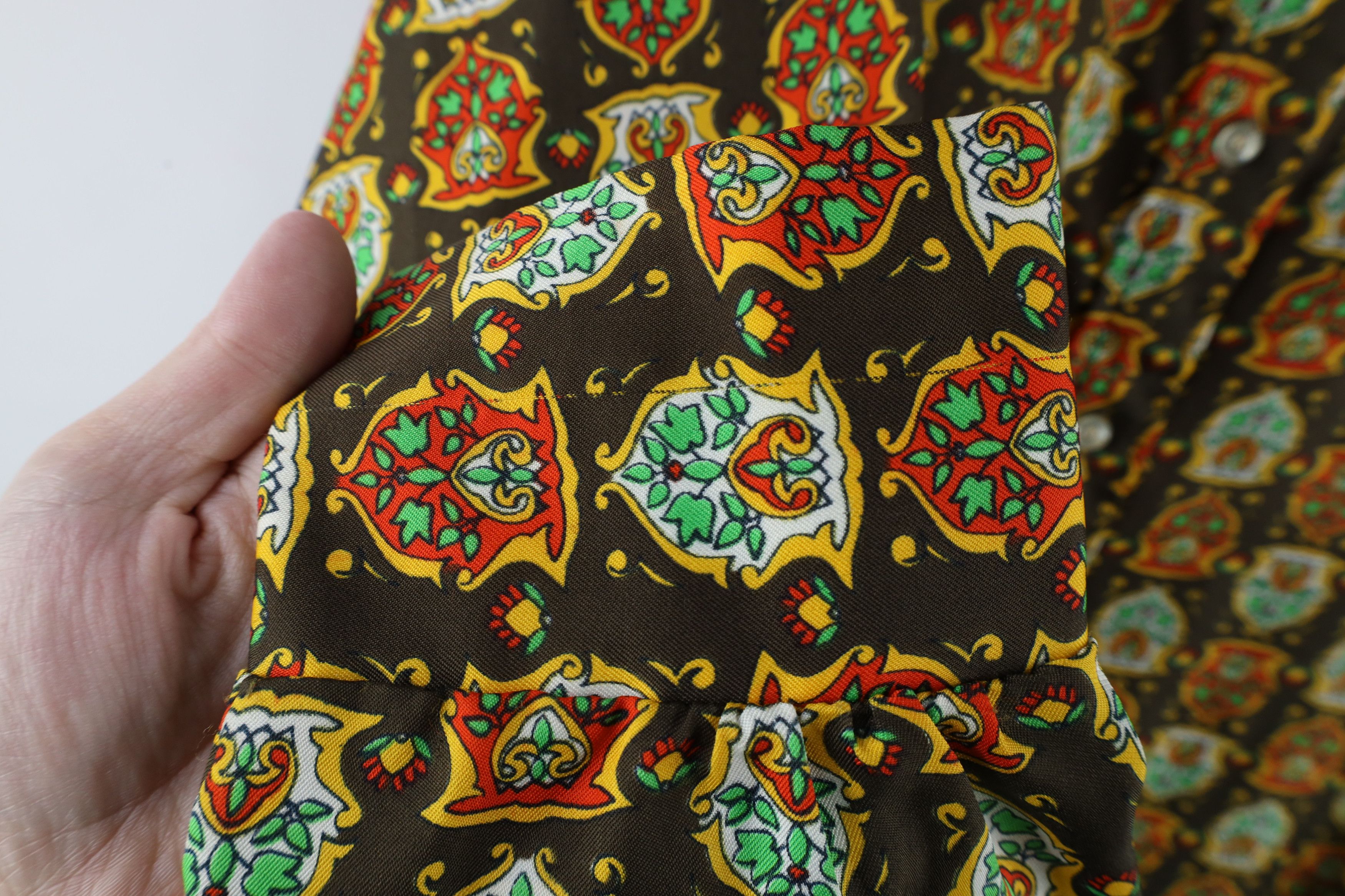 Vintage Vintage 60s 70s Streetwear Crest Flower Button Shirt USA Size XL / US 12-14 / IT 48-50 - 4 Thumbnail