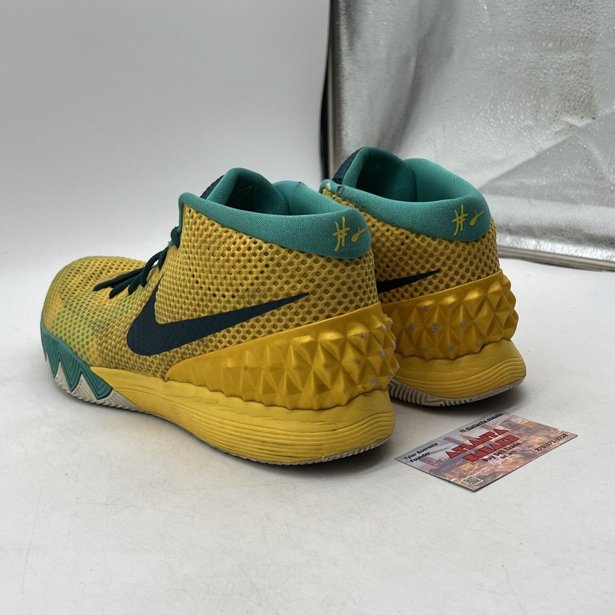 Nike Kyrie 1 letterman Size US 13 / EU 46 - 4 Thumbnail