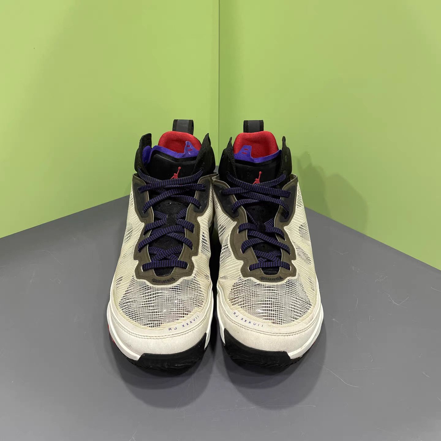 Jordan Brand Air Jordan 37 Basketball Shoes K15 Size US 12.5 / EU 45-46 - 2 Thumbnail