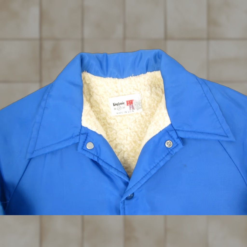 Vintage VINTAGE King Louie Jacket Mens Small Blue Sherpa Coach Zip Lined Logo 90s Windbreaker Workwear Casual Winter Fall Spring USA Made Size US S / EU 44-46 / 1 - 1 Thumbnail