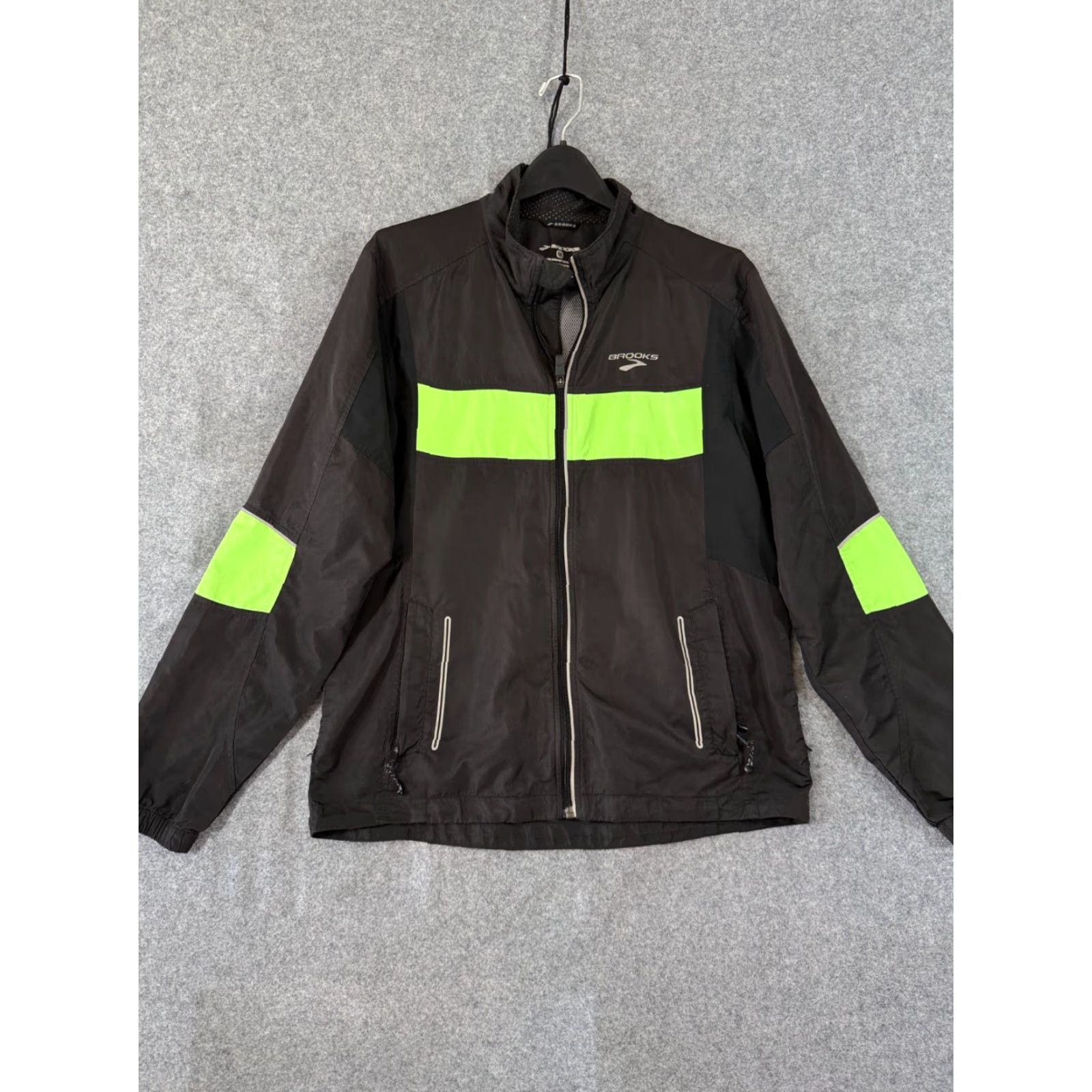 Brooks Brooks Mens M Brown Neon Green Vented Windbreaker Full Zip Jacket Activewear Logo Zip Pockets Outdoor Sports Running Jogging Walking Men’s Jacket Size US M / EU 48-50 / 2 - 3 Thumbnail