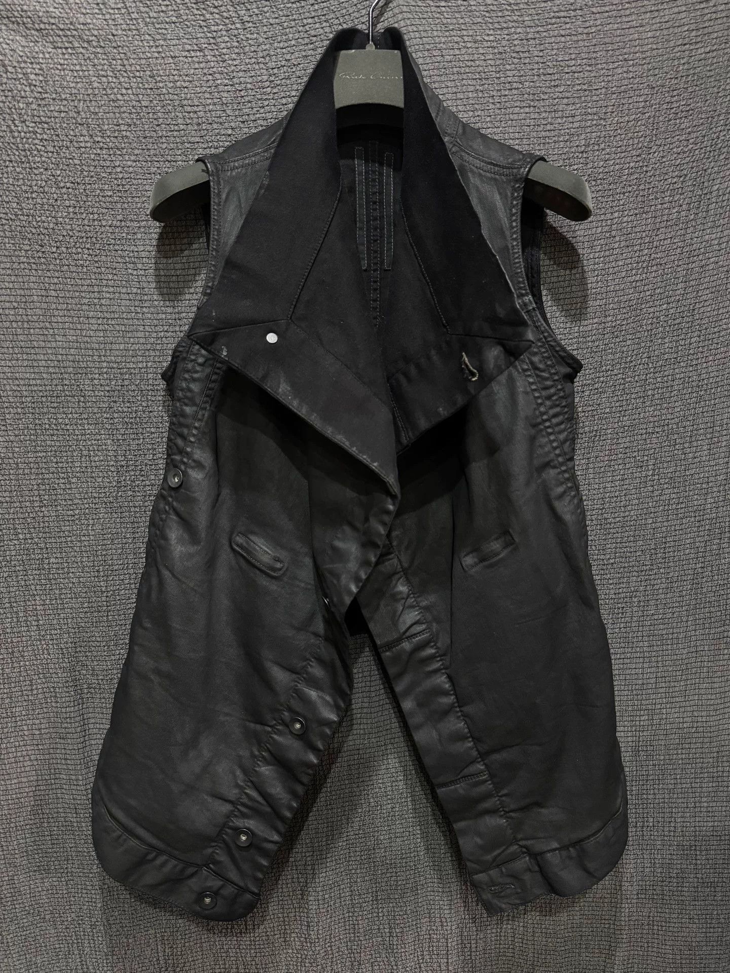 Rick Owens rick owens waxed denim vest jacket Size US S / EU 44-46 / 1 - 1 Thumbnail