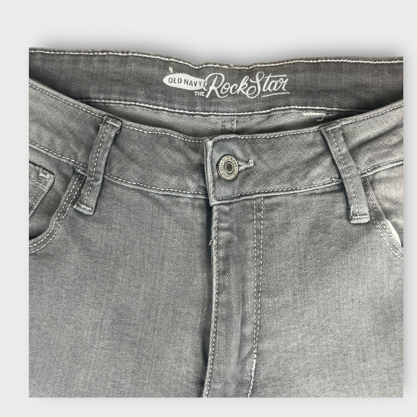 Old Navy Old Navy Mid-Rise Rockstar Super-Skinny Jeans French Gray Size 34" / US 12 / IT 48 - 6 Thumbnail