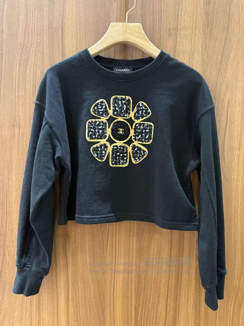 Chanel Chanel Black floral embroidered sweatshirt Size XS / US 0-2 / IT 36-38 - 1 Thumbnail