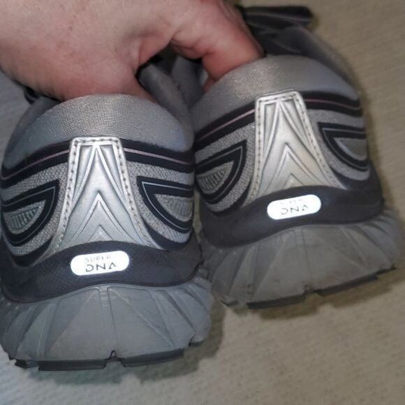 Brooks Brooks Glycerin IS Silver & Lt Pink Logo Sz. 7 Athletic Shoe Size US 7 / IT 37 - 7 Thumbnail