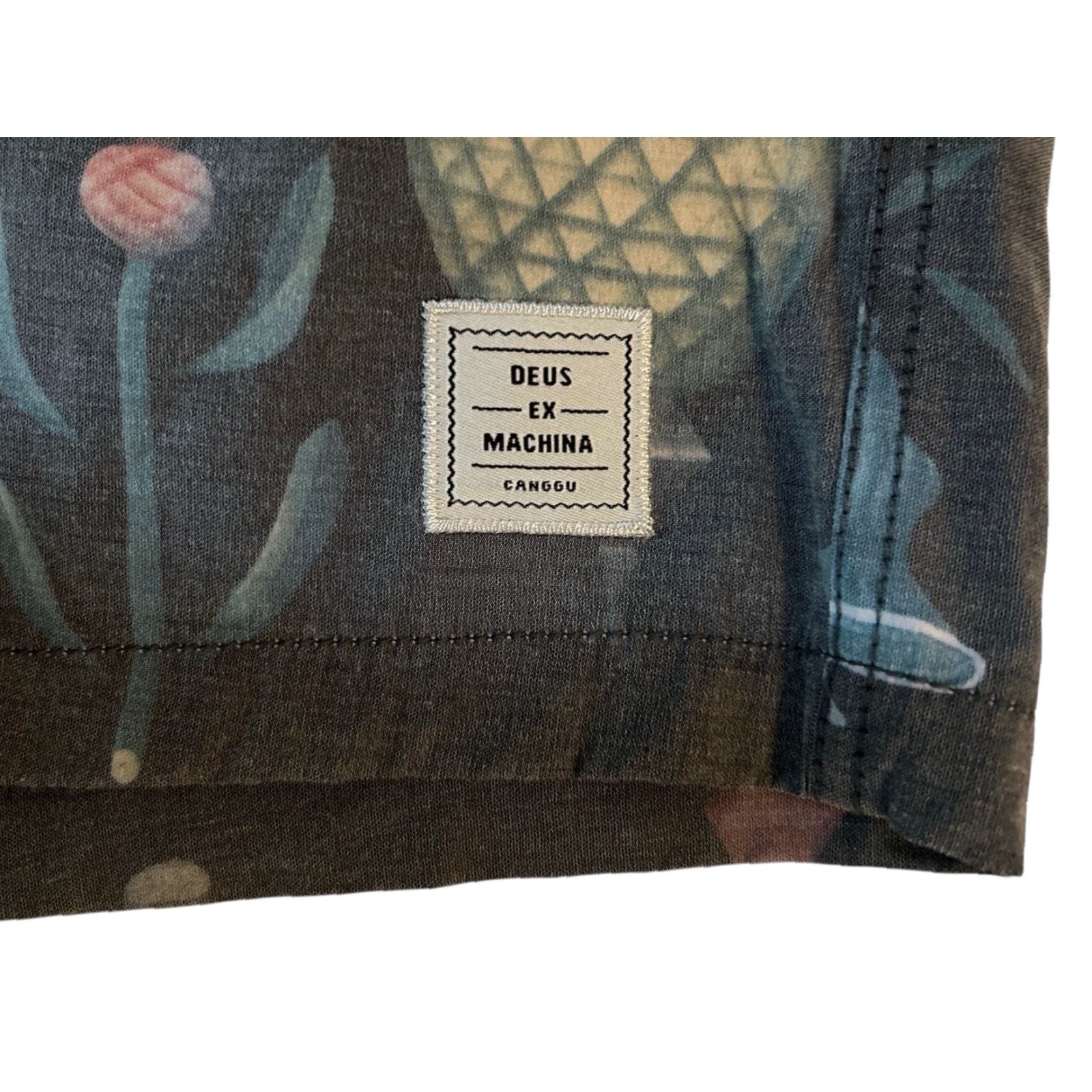 Deus Ex Machina deus ex machina swim trunks mens XL Black Trunks 18" waist 12" rise 7.5" inseam 12" leg opening good used GUC Vintage? (no, not vintage). Size US 36 / EU 52 - 6 Thumbnail