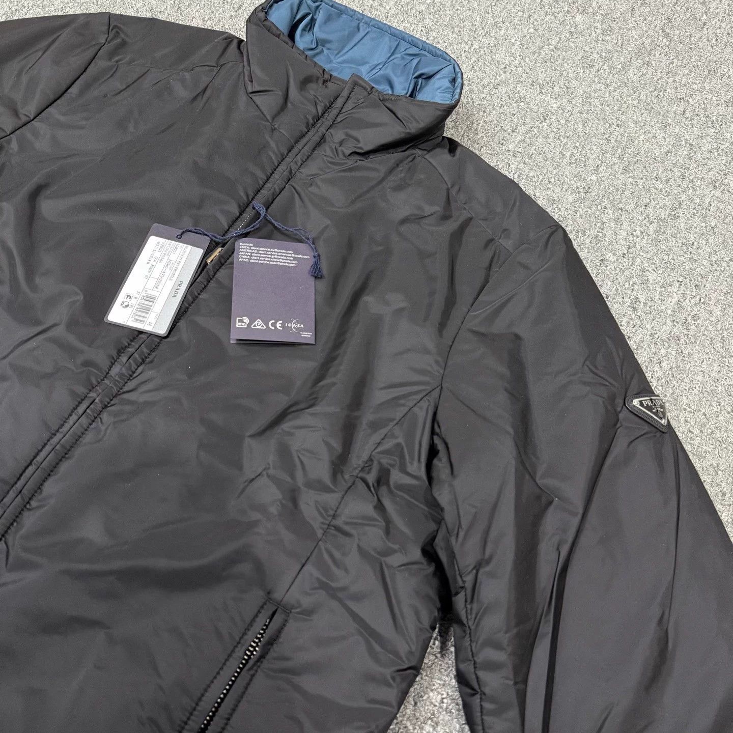 Prada Prada NWT triangle logo double-faced puffer size 48 Size US M / EU 48-50 / 2 - 4 Thumbnail
