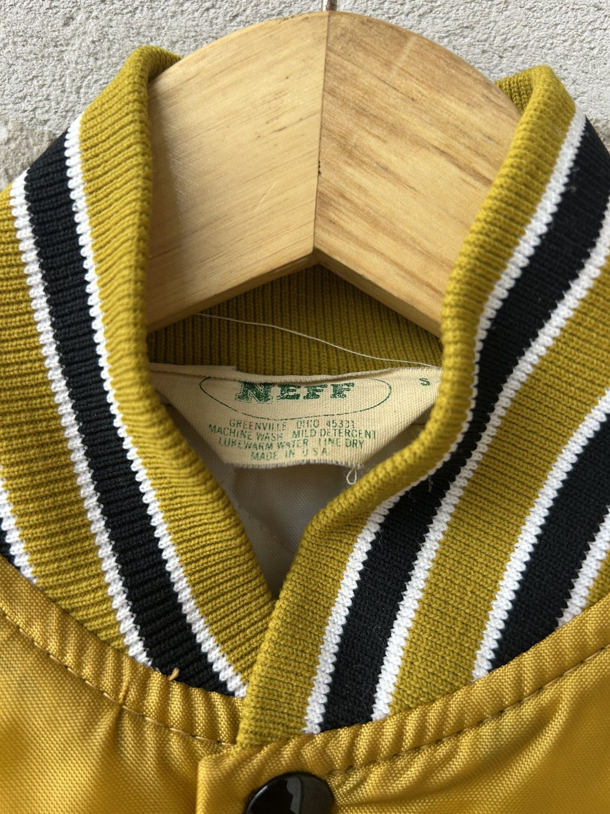 Starter Vintage 80’s NEFF Sprayberry Track Jacket Size US S / EU 44-46 / 1 - 7 Thumbnail