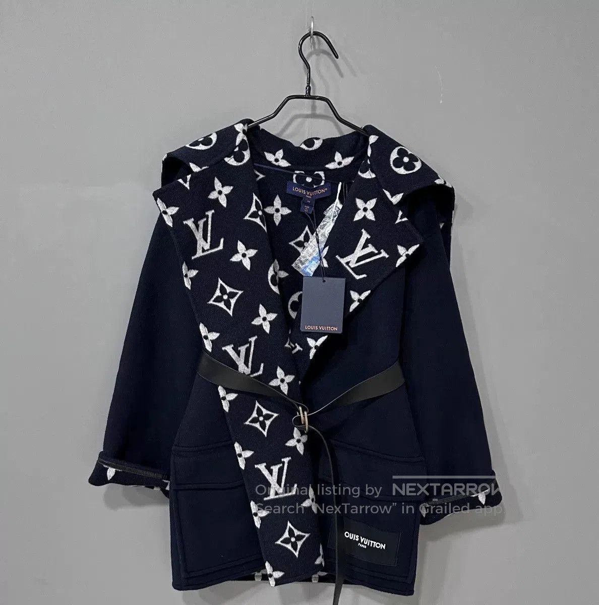 Louis Vuitton navy short coat with LV logo. Size XS / US 0-2 / IT 36-38 - 1 Thumbnail