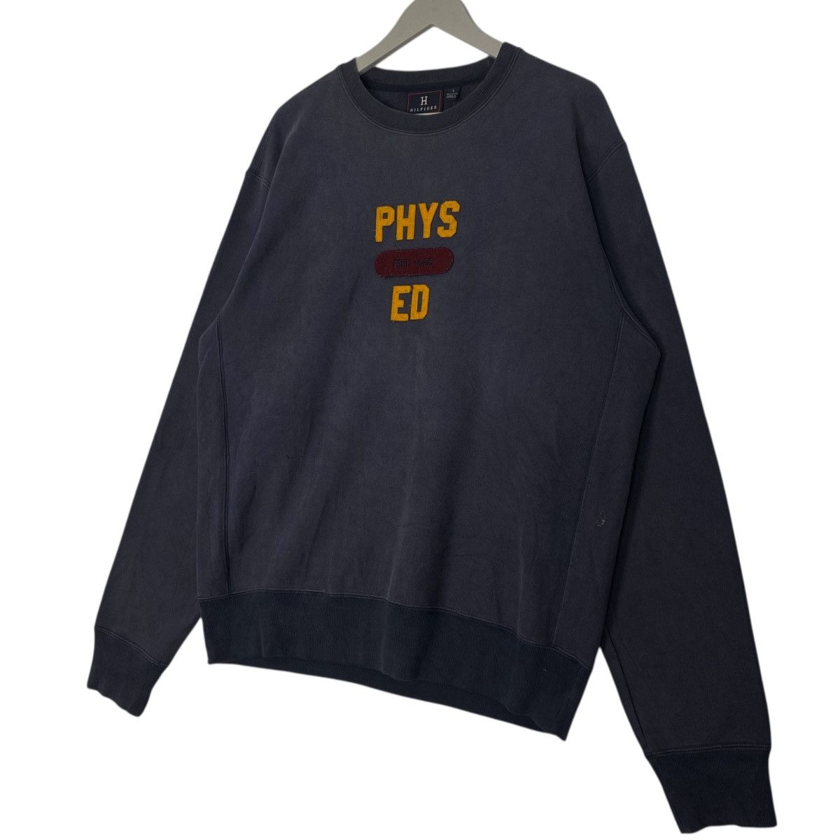 Vintage Vintage Hilfiger Crewneck Sweatshirt Embroidered Black Sz L Size US L / EU 52-54 / 3 - 2 Thumbnail