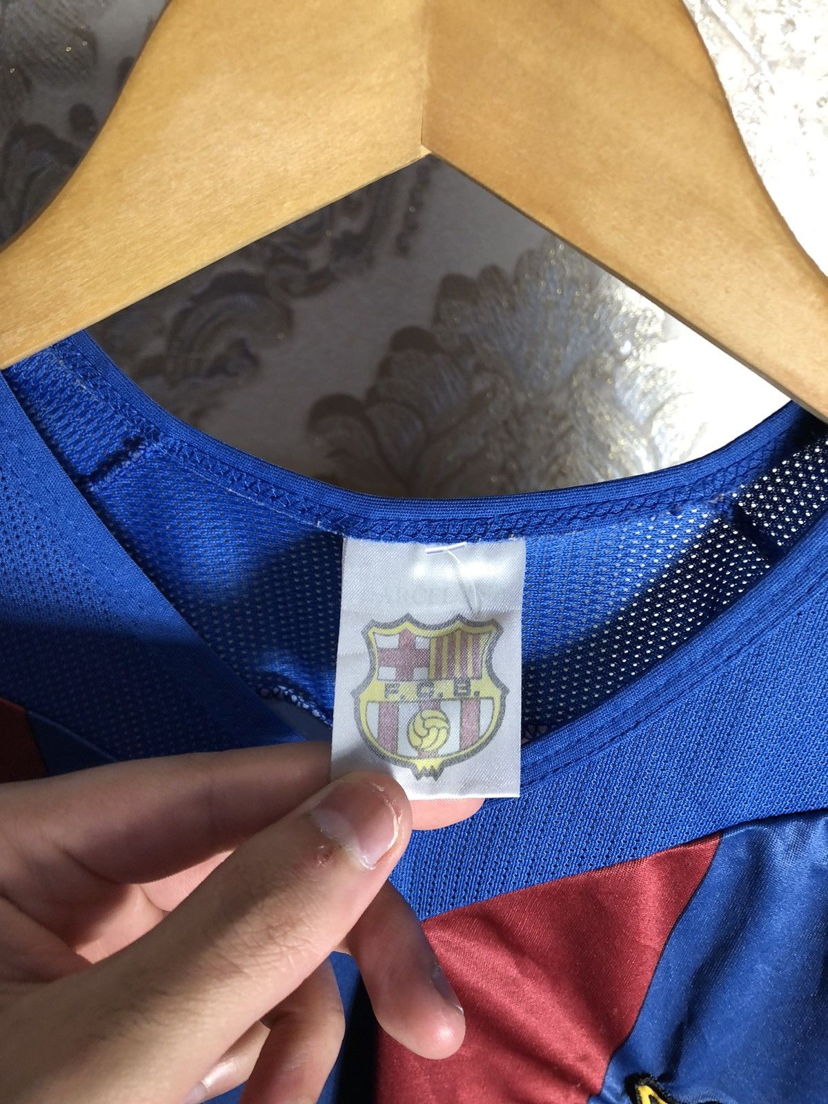 Vintage VERY RARE FC BARCELONA SPAIN RETRO SOCCER JERSEY Y2K 90s Size US XL / EU 56 / 4 - 4 Thumbnail