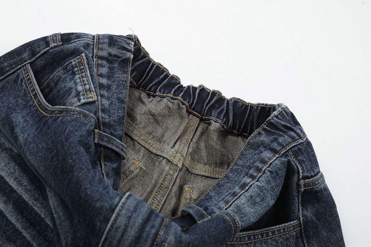 Vintage Men's loose straight-leg denim shorts with a washed texture Size US 32 / EU 48 - 5 Thumbnail