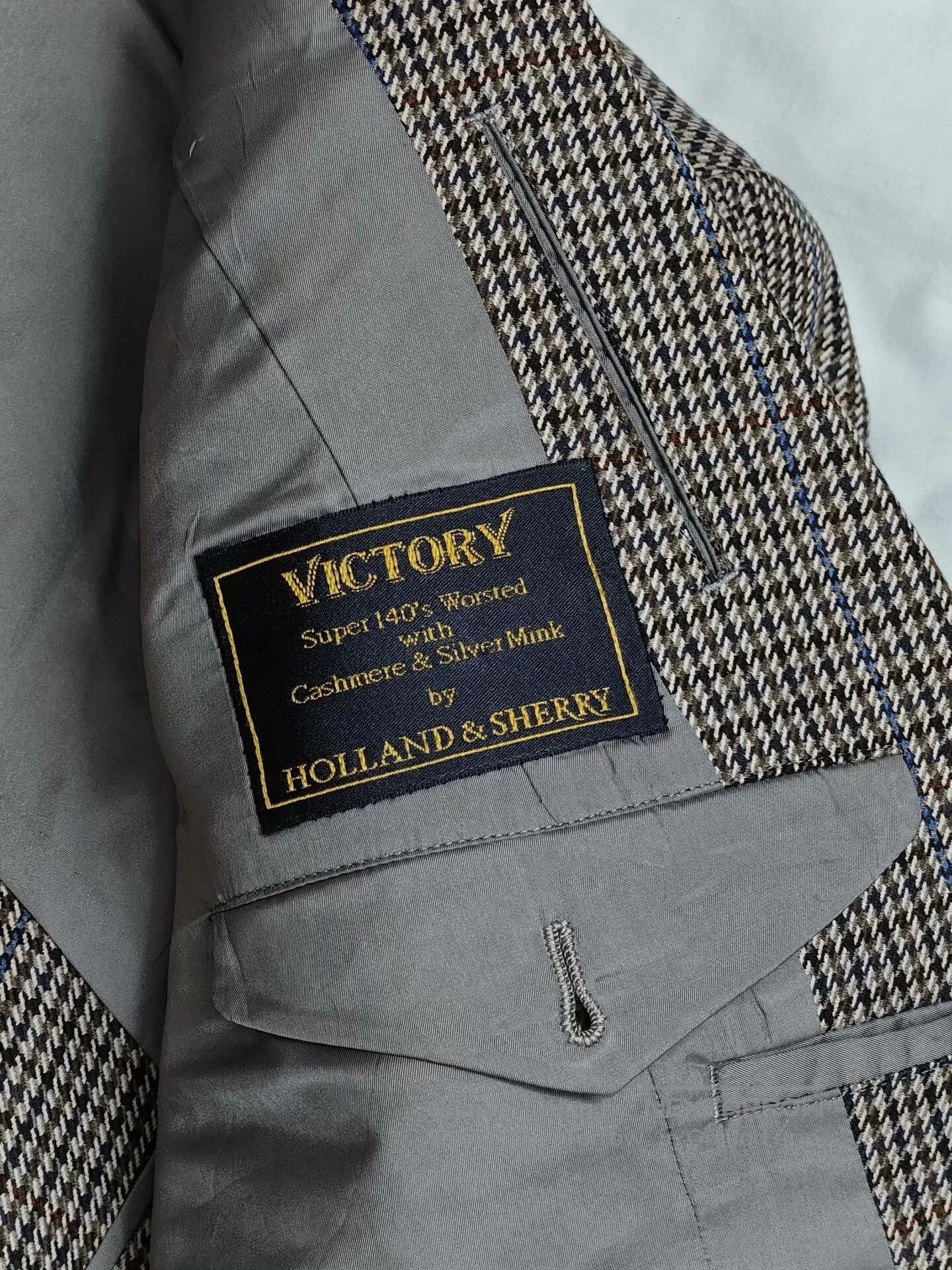 Holland & Sherry Custom Holland Sherry Gray Houndstooth Suit. Size US M / EU 48-50 / 2 - 7 Thumbnail