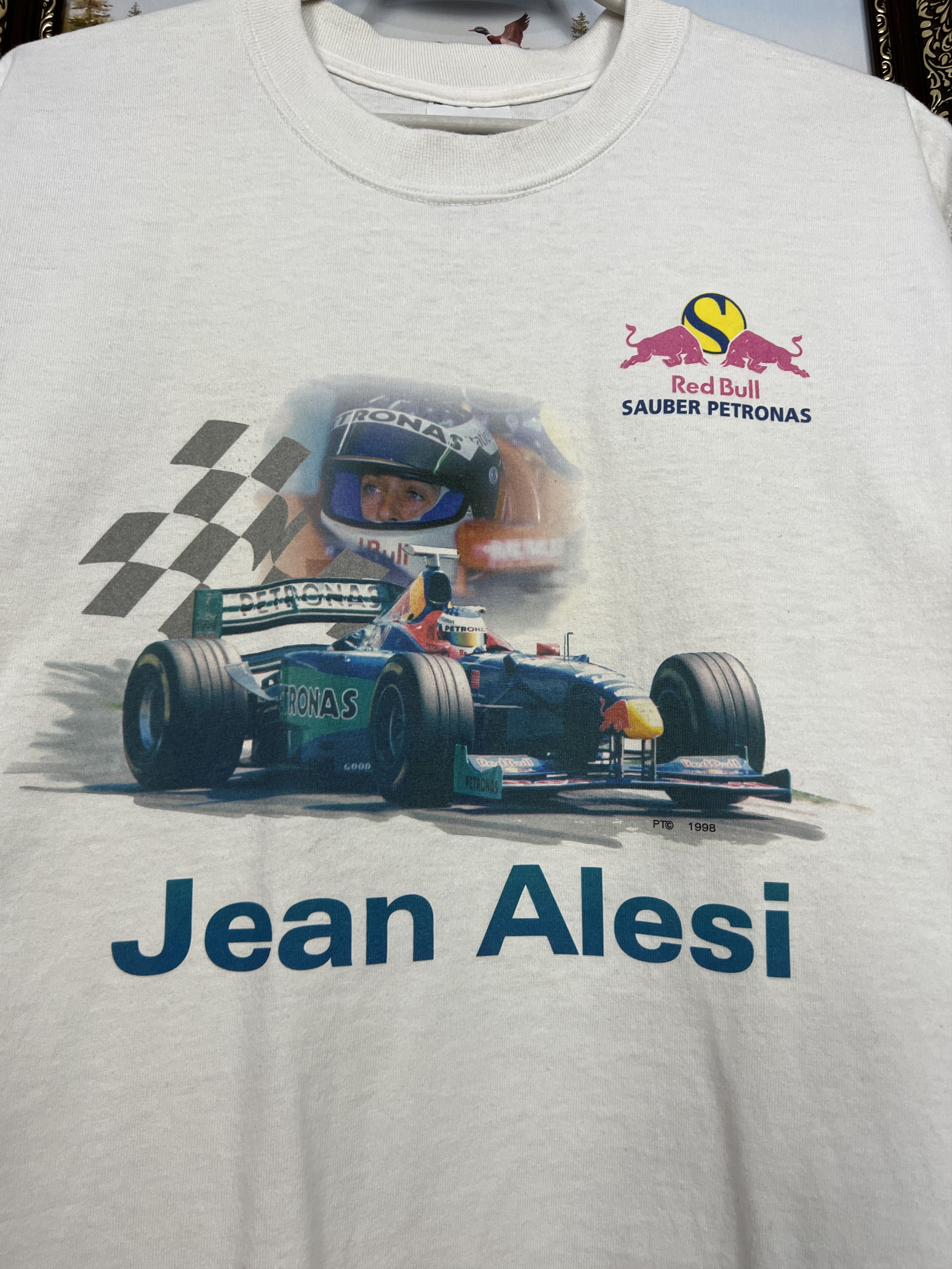 Vintage Vintage 90's Jean Alesi Red Bull Sauber Petronas Tee Shirt Size US L / EU 52-54 / 3 - 5 Thumbnail