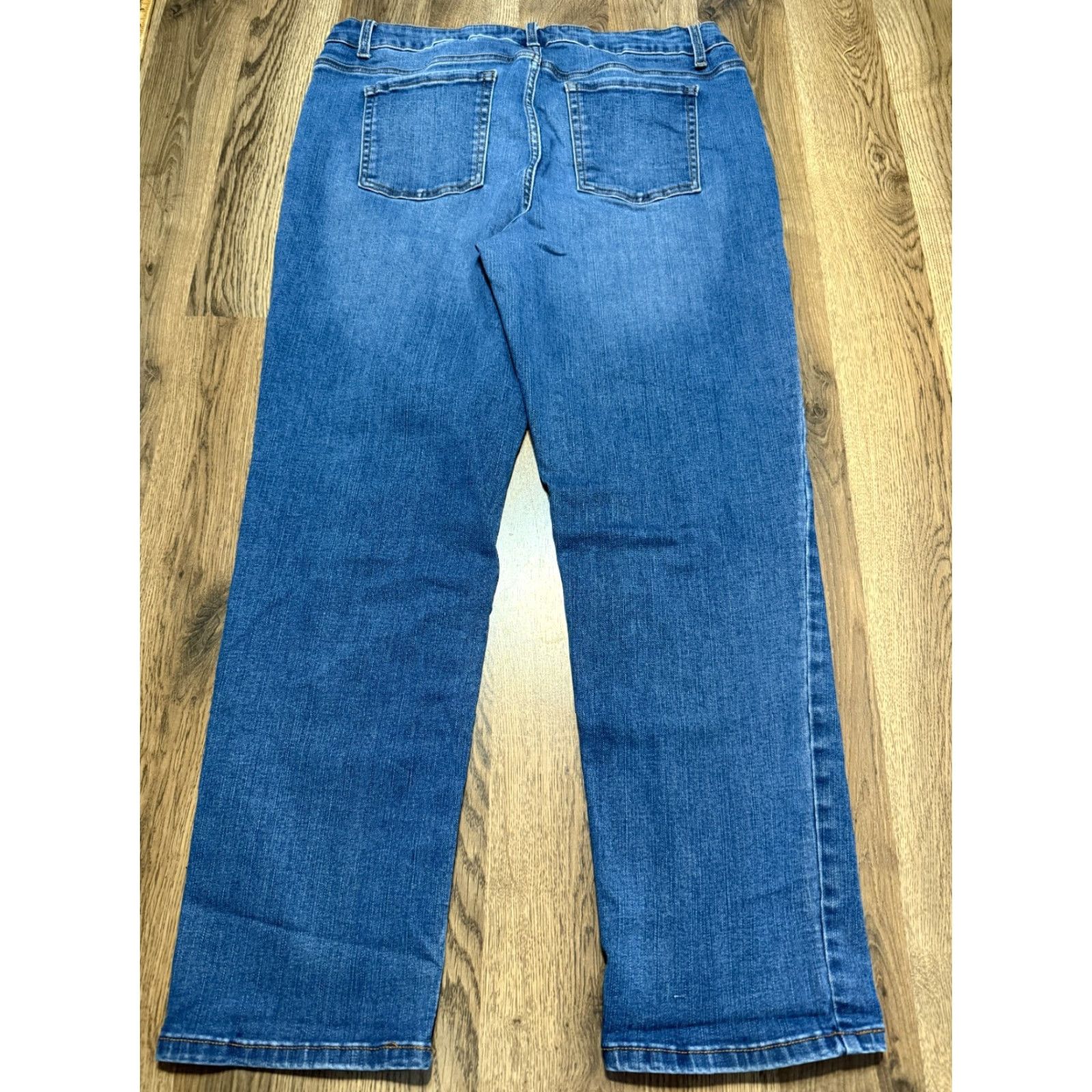Vintage VINTAGE? No. Time & Tru Jeans Women 18 Blue Denim Straight Leg Mid Rise Outdoors - 5-Pocket Design - Regular Rise - Denim - Time And Tru - Jeans Size 40" / US 18 - 3 Thumbnail