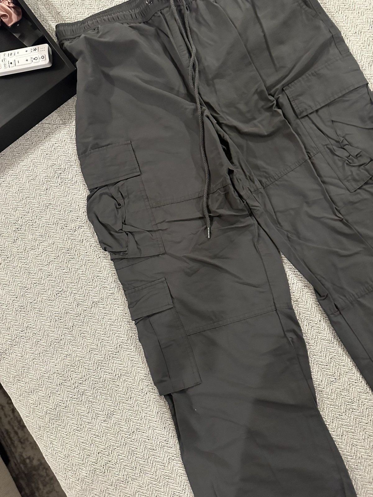 Pacsun GRAY ADJUSTABLE PACSUN CARGO JOGGERS Size US 36 / EU 52 - 2 Thumbnail